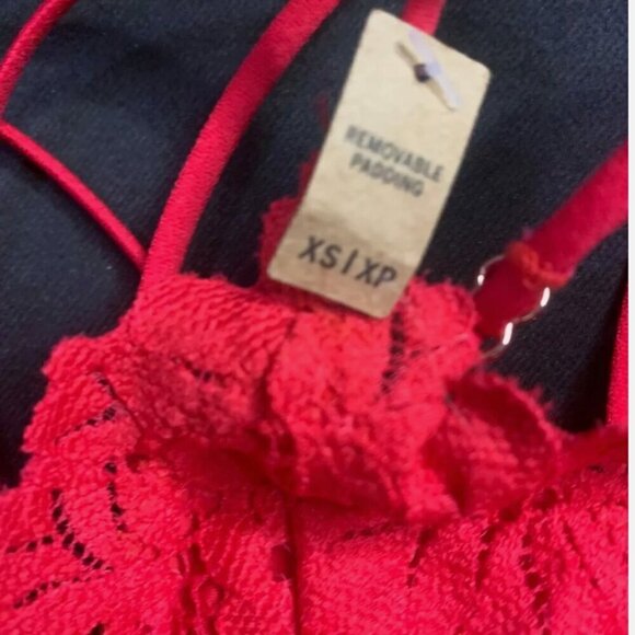 Victoria's Secret PINK Brand Red Lace Bralette Size Small - Picture 2 of 4